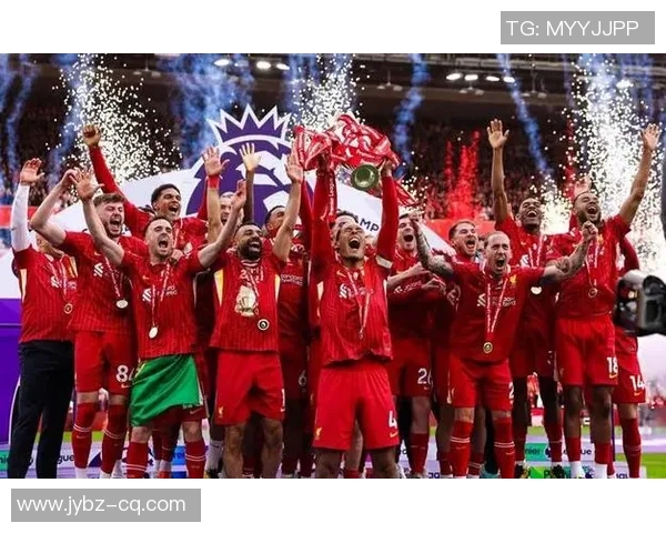 球星化装踢足球趣味比赛引爆全场观众热情欢笑不断 球星化装踢足球趣味比赛引爆全场观众热情欢笑不断