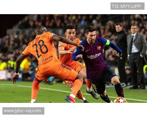 高清足球球星运动员风采展示 精彩瞬间定格赛场英姿 高清足球球星运动员风采展示 精彩瞬间定格赛场英姿